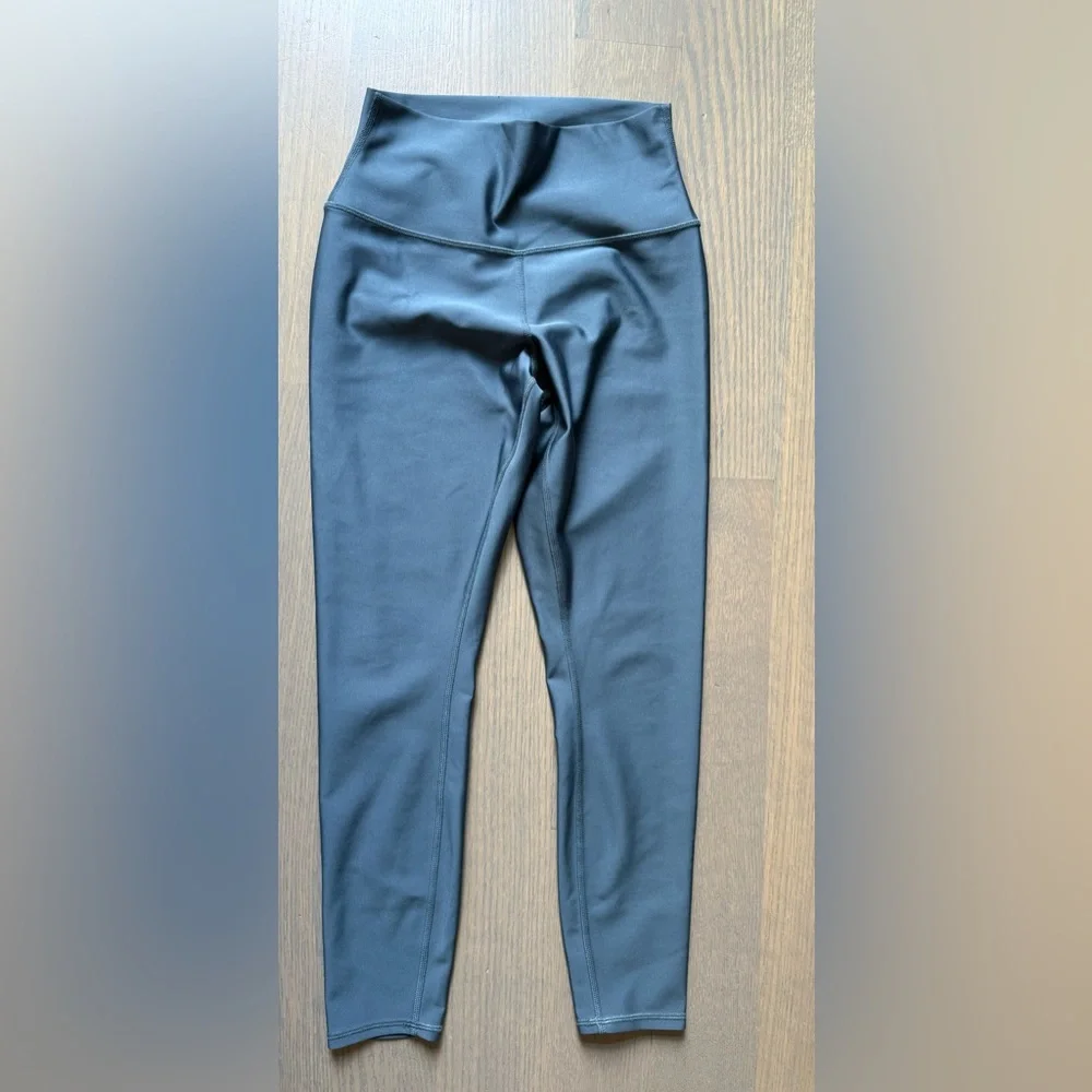 ALO Yoga 7/8 High Waist Airlift Leggings - Medium - Picture 4 of 4